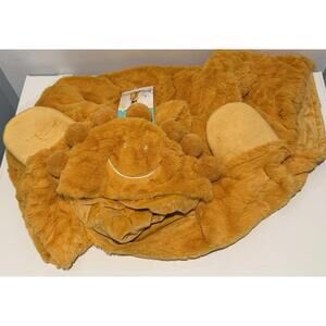 Kids Pillowfort Sun Hooded Blanket Includes Hand Pockets